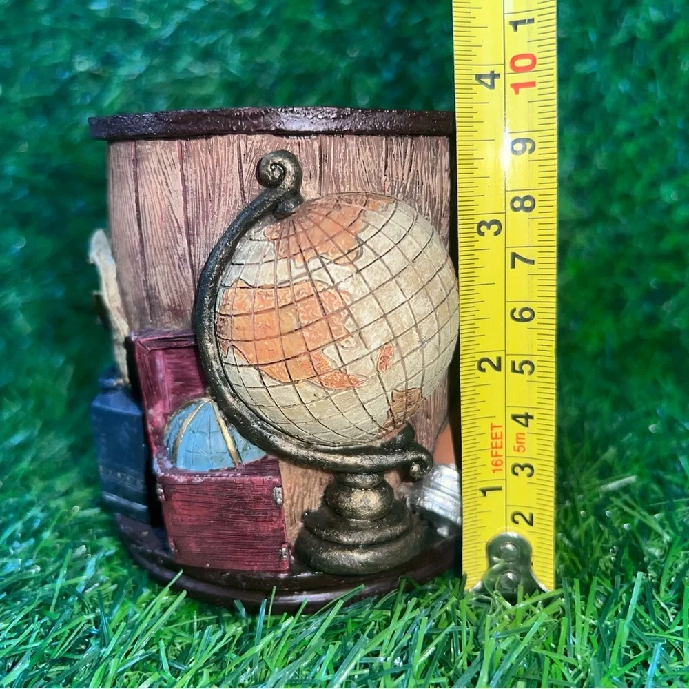 Russ Berrie WORLDLY IMAGES  3D Resin Pen Pencil Holder Cup Desktop ORGANIZER